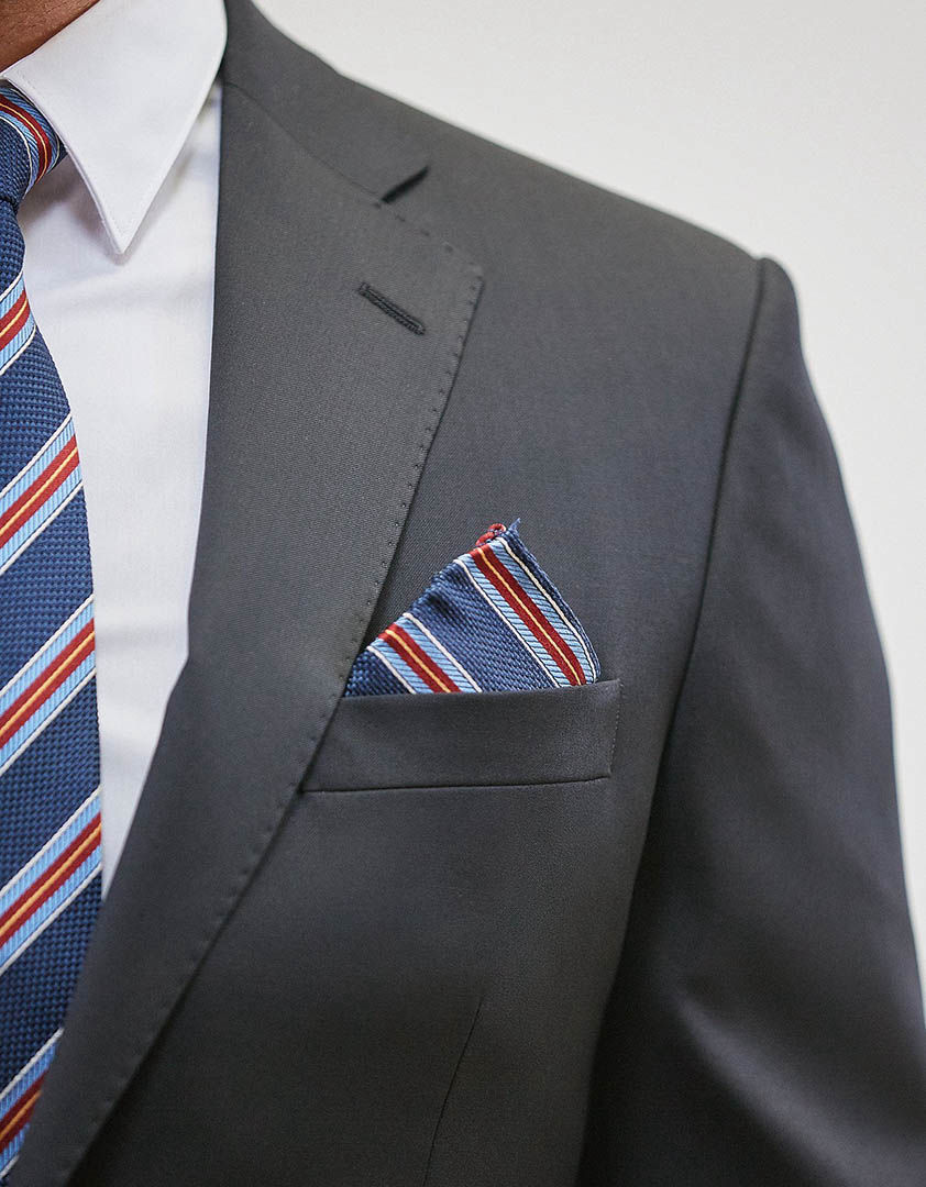 Σετ γραβάτα-μαντιλάκι στο ίδιο χρώμα